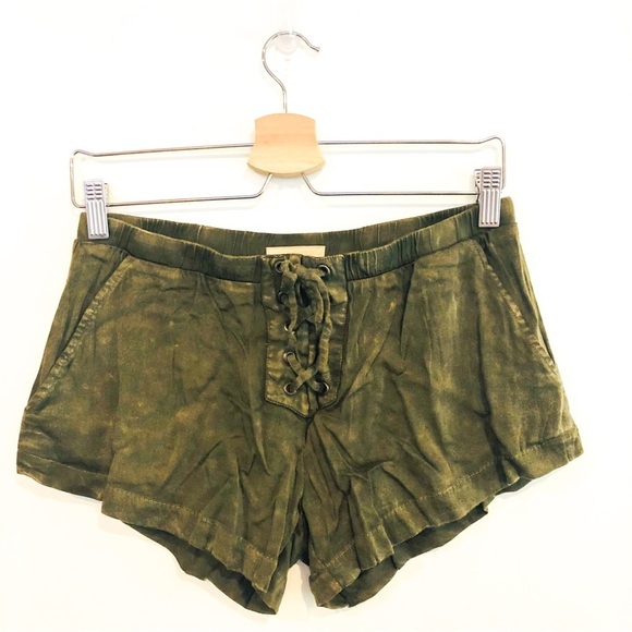 Chaser Heirloom Army Green Lace Up Shorts Size Medium NWT - Picture 5 of 11